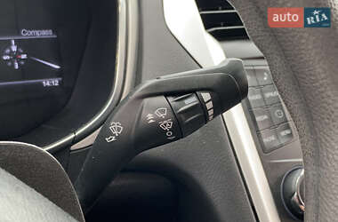 Седан Ford Fusion 2015 в 