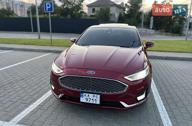 Седан Ford Fusion 2019 в 