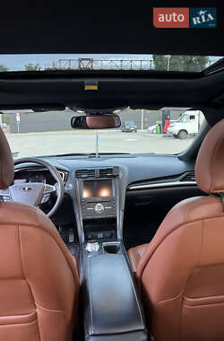 Седан Ford Fusion 2019 в 