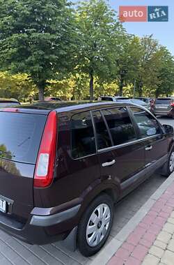 Хэтчбек Ford Fusion 2010 в 