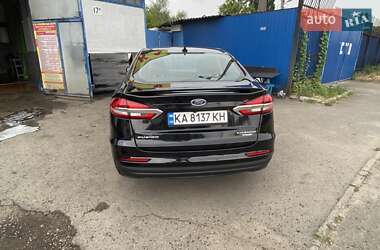 Седан Ford Fusion 2019 в 