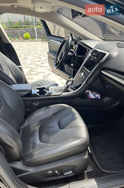 Седан Ford Fusion 2015 в 