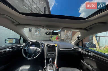 Седан Ford Fusion 2012 в 