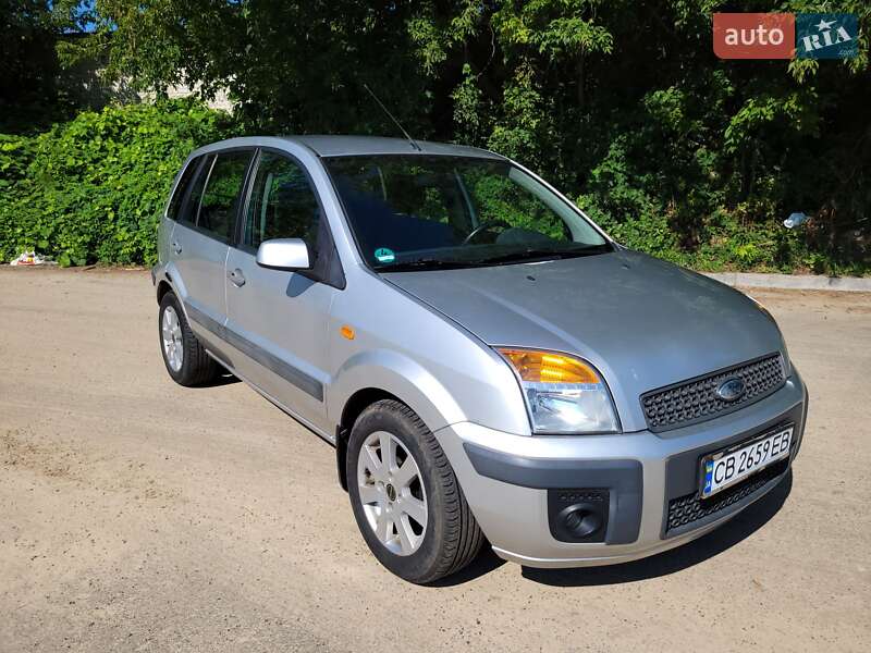Хэтчбек Ford Fusion 2006 в 