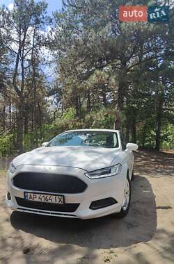 Седан Ford Fusion 2015 в 