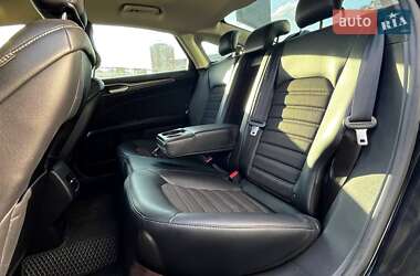 Седан Ford Fusion 2016 в 