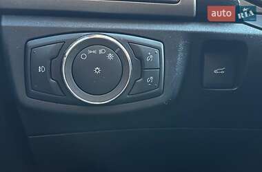 Седан Ford Fusion 2016 в 