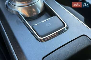 Седан Ford Fusion 2016 в 