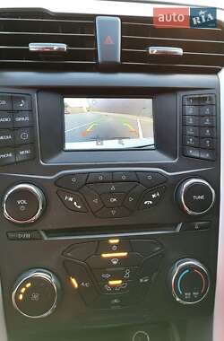 Седан Ford Fusion 2015 в 