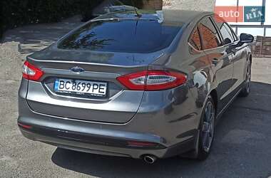 Седан Ford Fusion 2013 в 