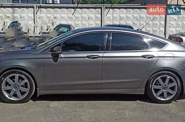 Седан Ford Fusion 2013 в 