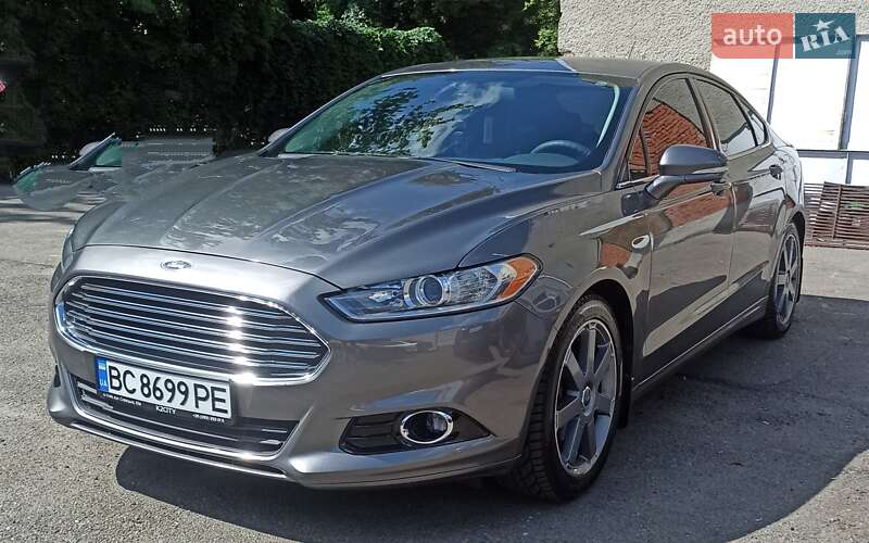 Седан Ford Fusion 2013 в 