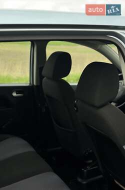 Хэтчбек Ford Fusion 2006 в 