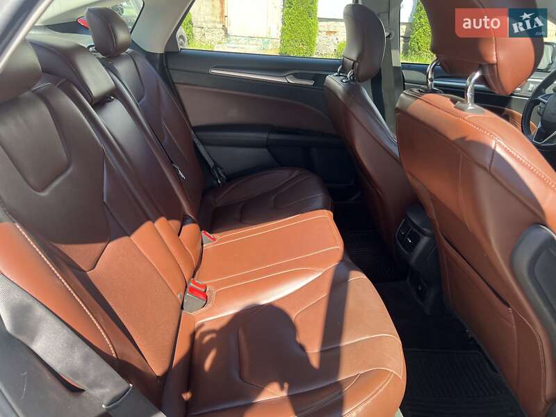 Седан Ford Fusion 2014 в Львові