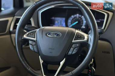 Седан Ford Fusion 2012 в 