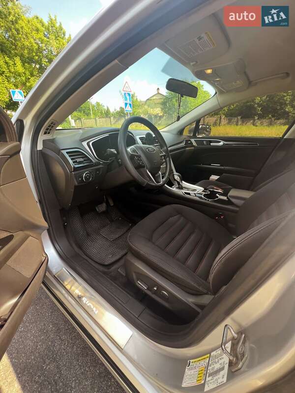 Седан Ford Fusion 2014 в Виннице