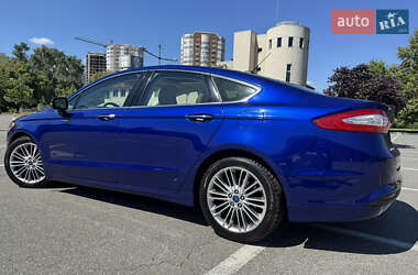 Седан Ford Fusion 2015 в 