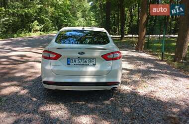 Седан Ford Fusion 2013 в 