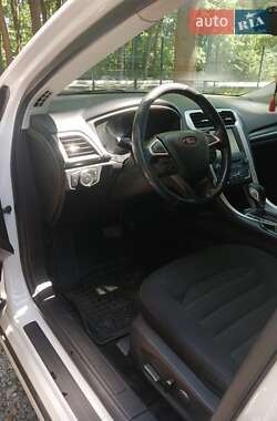Седан Ford Fusion 2013 в 