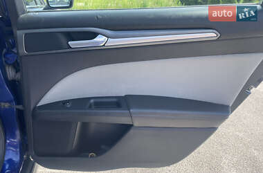 Седан Ford Fusion 2015 в 