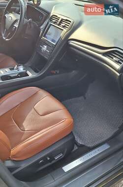Седан Ford Fusion 2019 в 