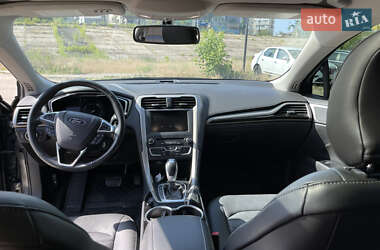 Седан Ford Fusion 2015 в 