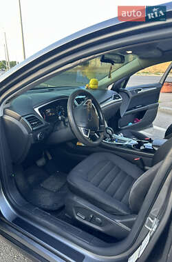 Седан Ford Fusion 2014 в 
