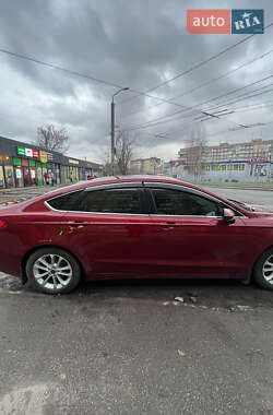 Седан Ford Fusion 2019 в 