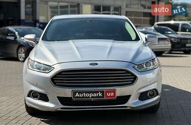 Седан Ford Fusion 2015 в 