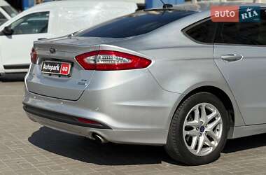 Седан Ford Fusion 2015 в 