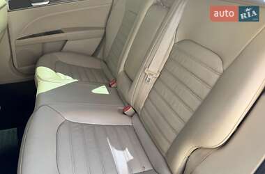 Седан Ford Fusion 2015 в 