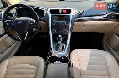 Седан Ford Fusion 2015 в 