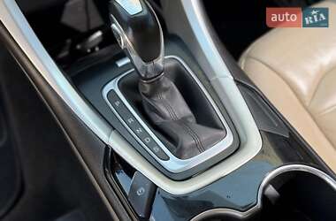 Седан Ford Fusion 2015 в 