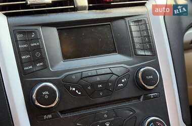 Седан Ford Fusion 2015 в 