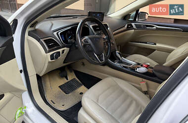 Седан Ford Fusion 2012 в 