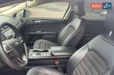 Седан Ford Fusion 2017 в 