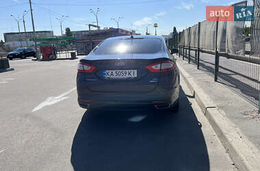 Седан Ford Fusion 2015 в 