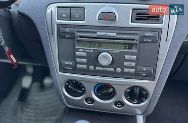 Хэтчбек Ford Fusion 2010 в 