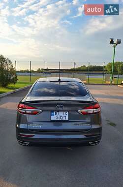 Седан Ford Fusion 2019 в 