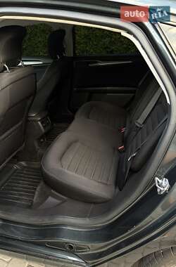 Седан Ford Fusion 2014 в 