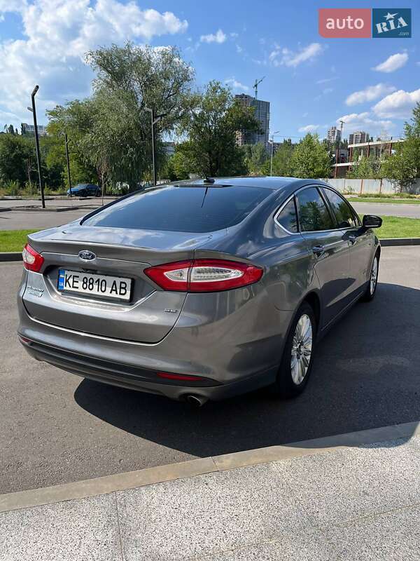 Седан Ford Fusion 2013 в Дніпрі