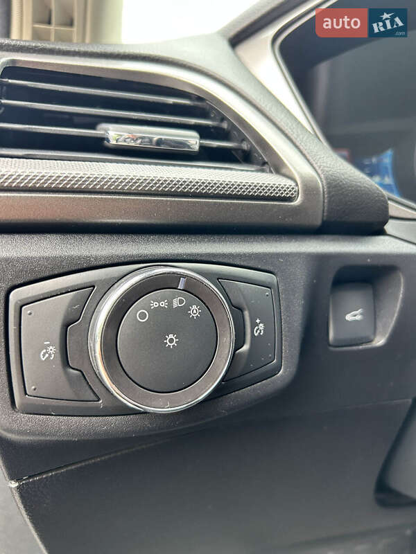 Седан Ford Fusion 2018 в Сумах