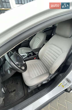 Седан Ford Fusion 2013 в 