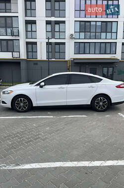 Седан Ford Fusion 2013 в 