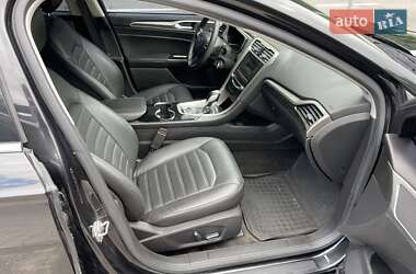 Седан Ford Fusion 2015 в 