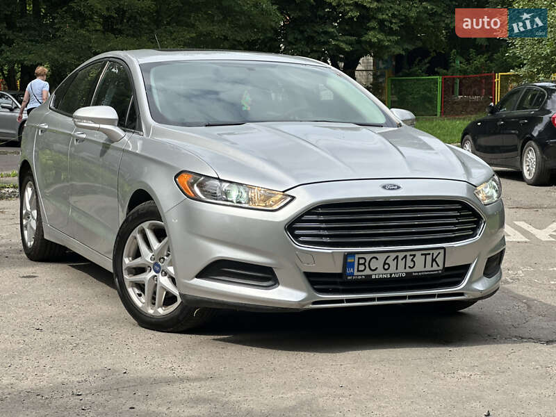 Седан Ford Fusion 2013 в 