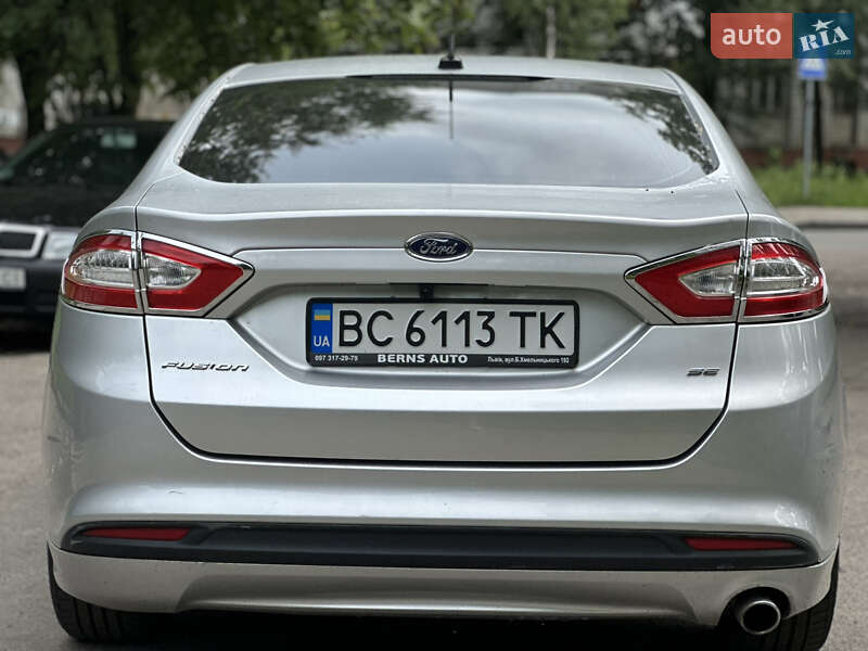 Седан Ford Fusion 2013 в Львове