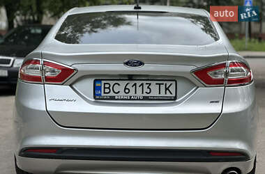 Седан Ford Fusion 2013 в 