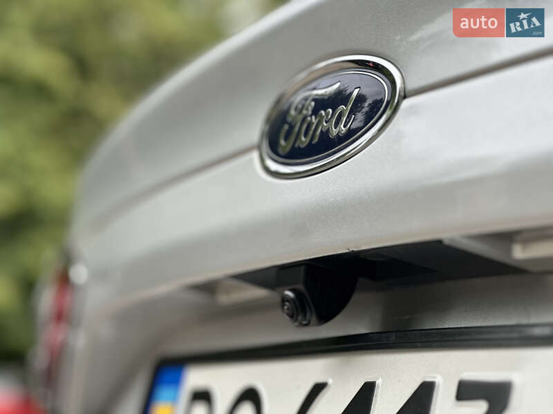 Седан Ford Fusion 2013 в Львове