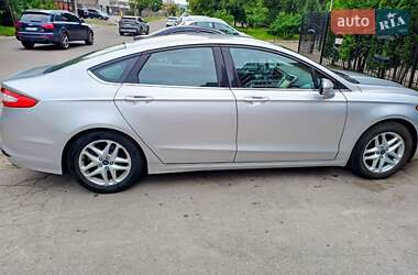 Седан Ford Fusion 2015 в 